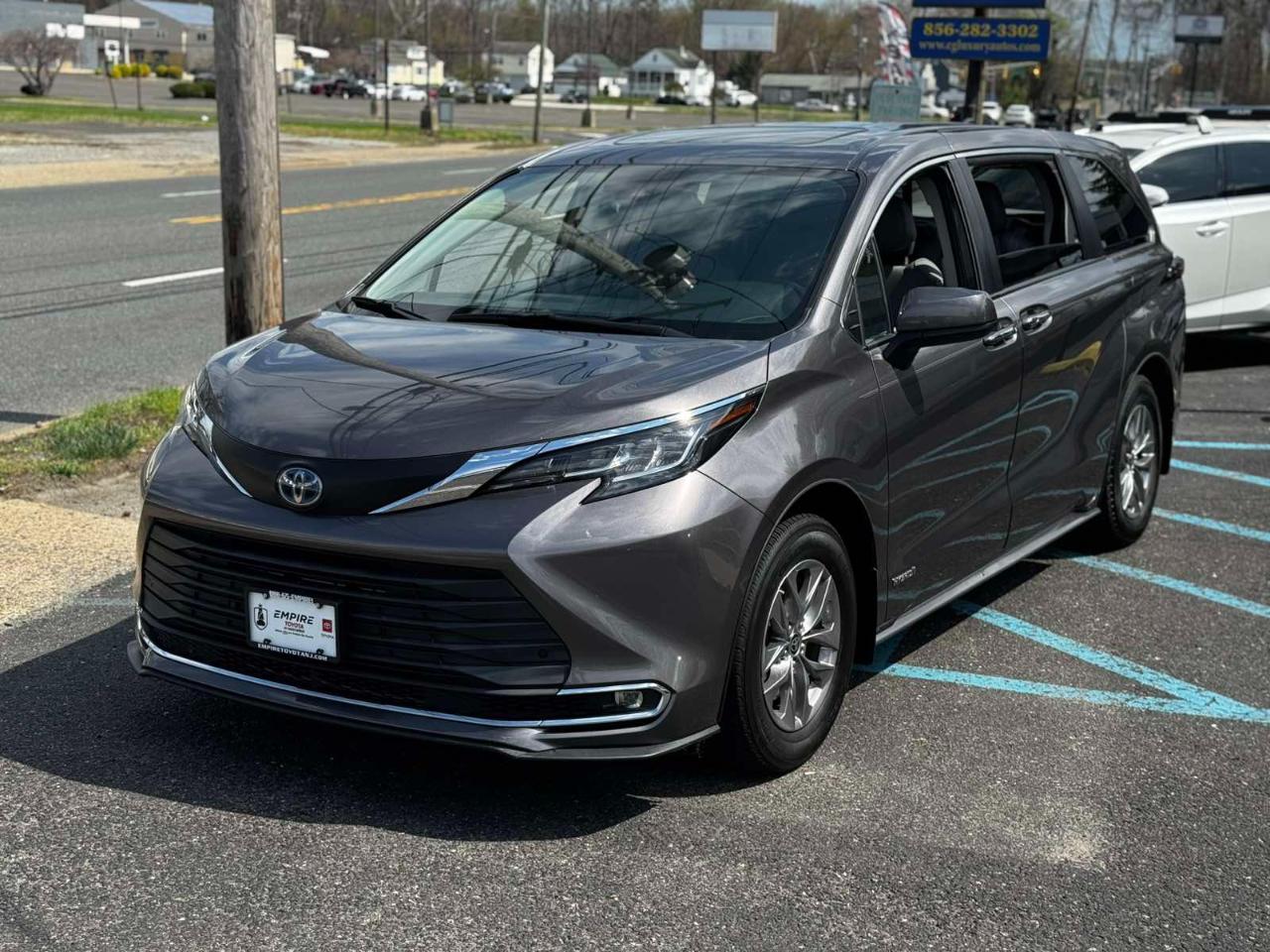 Toyota Sienna XLE 7-Passenger 2021