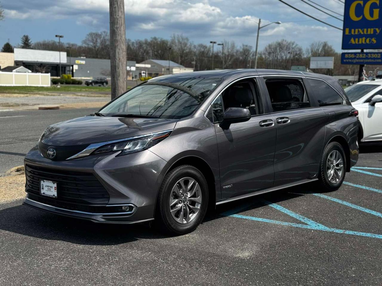 Toyota Sienna XLE 7-Passenger 2021