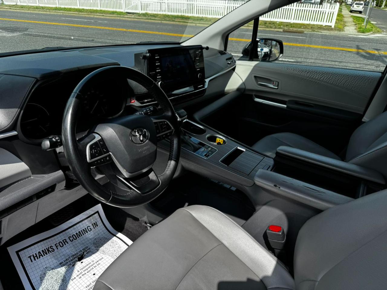 Toyota Sienna XLE 7-Passenger 2021