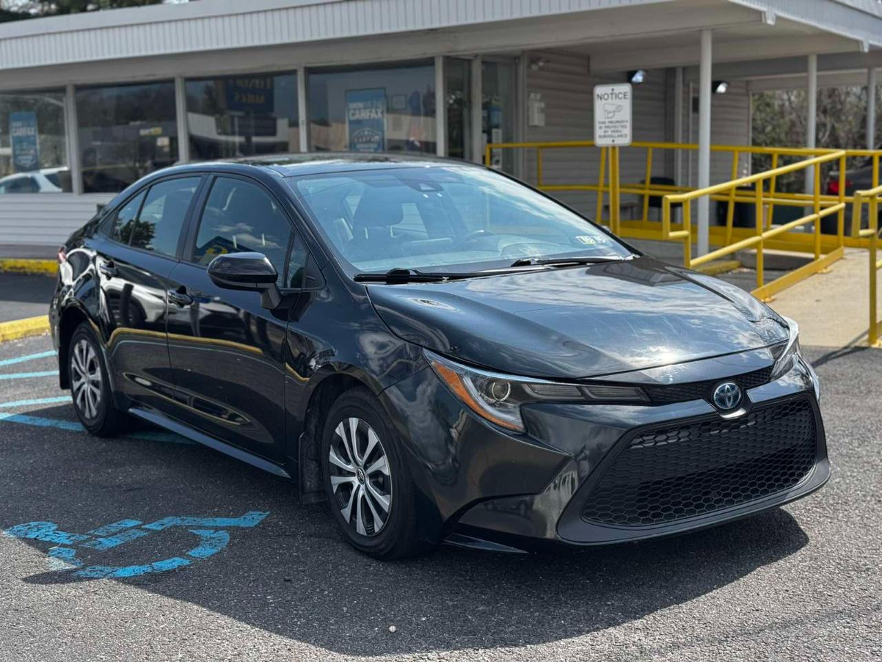 Toyota Corolla LE Hybrid 2022