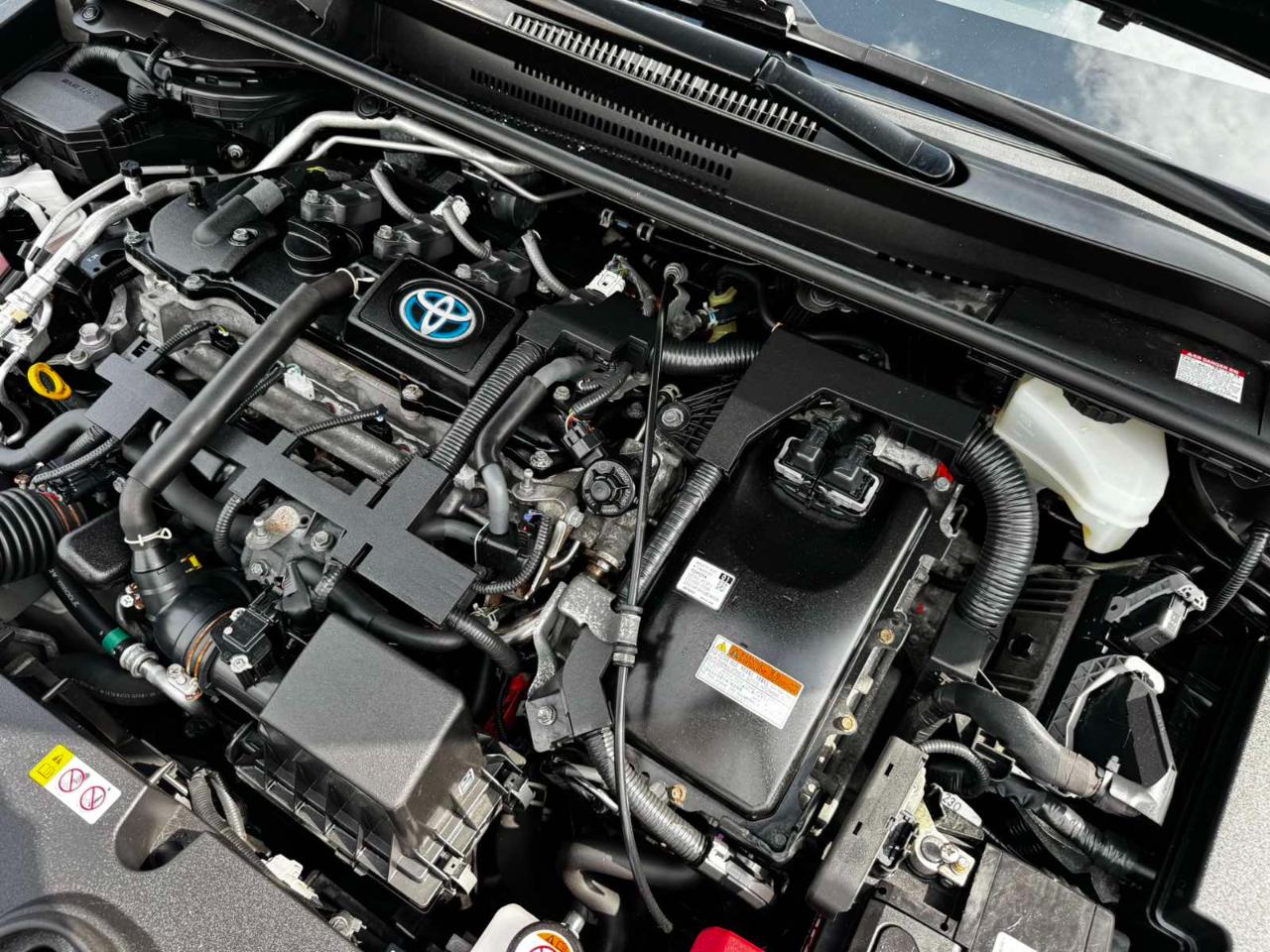 Toyota Corolla LE Hybrid 2022