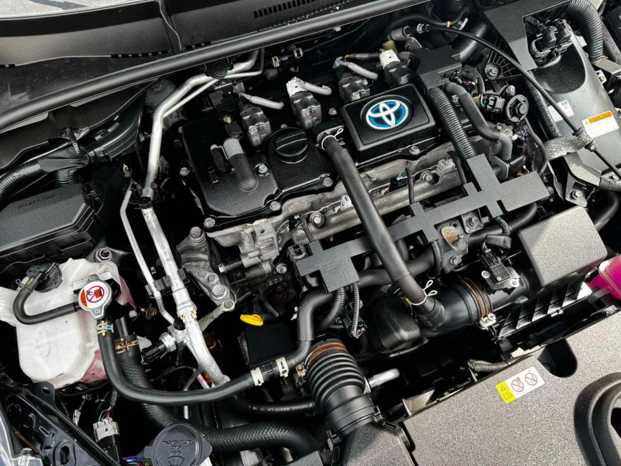 Toyota Corolla LE Hybrid 2022