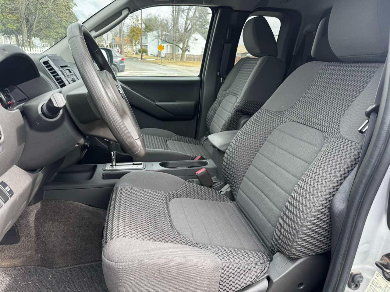 Nissan Frontier SE-V6 2010