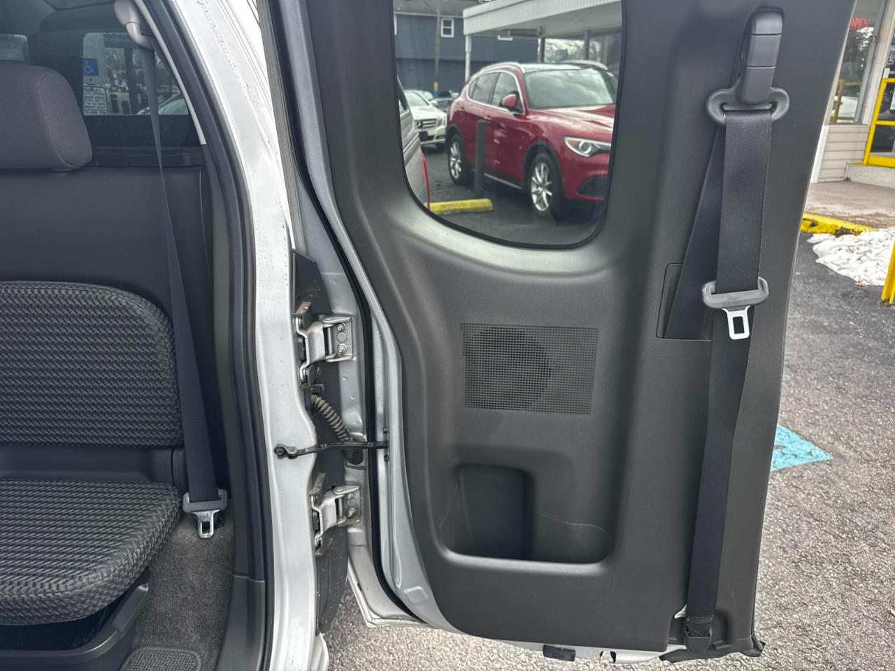 Nissan Frontier SE-V6 2010