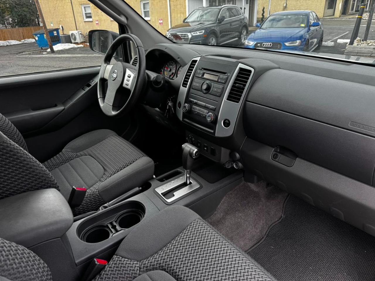 Nissan Frontier SE-V6 2010