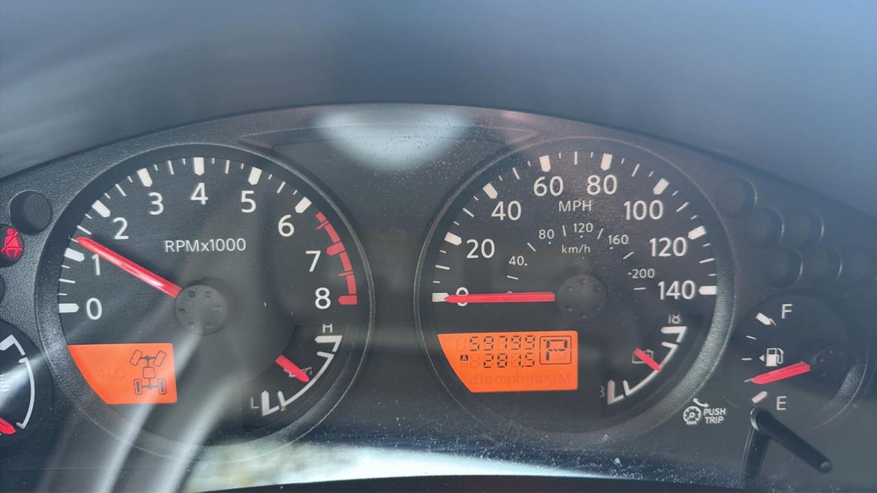 Nissan Frontier SE-V6 2010