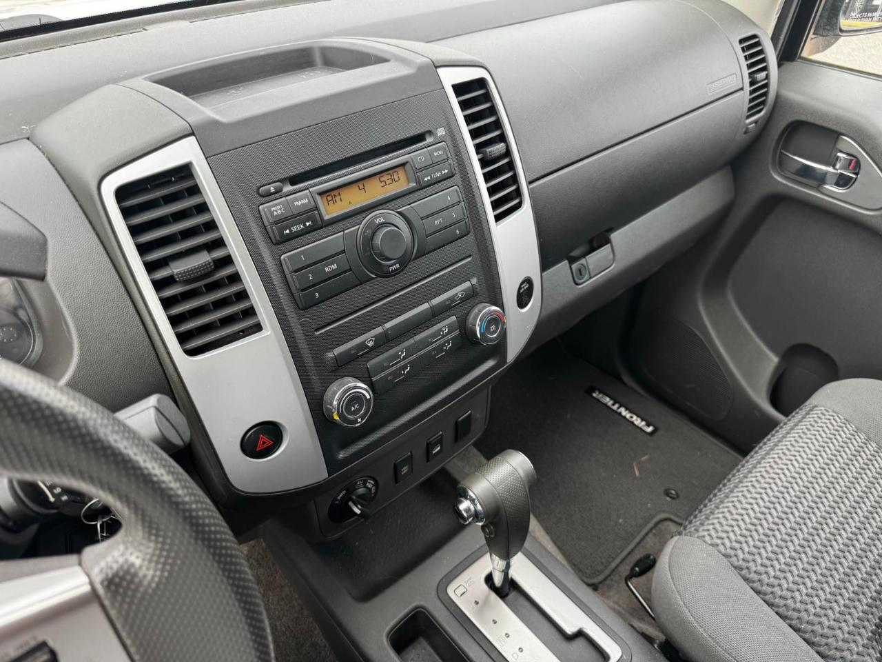 Nissan Frontier SE-V6 2010