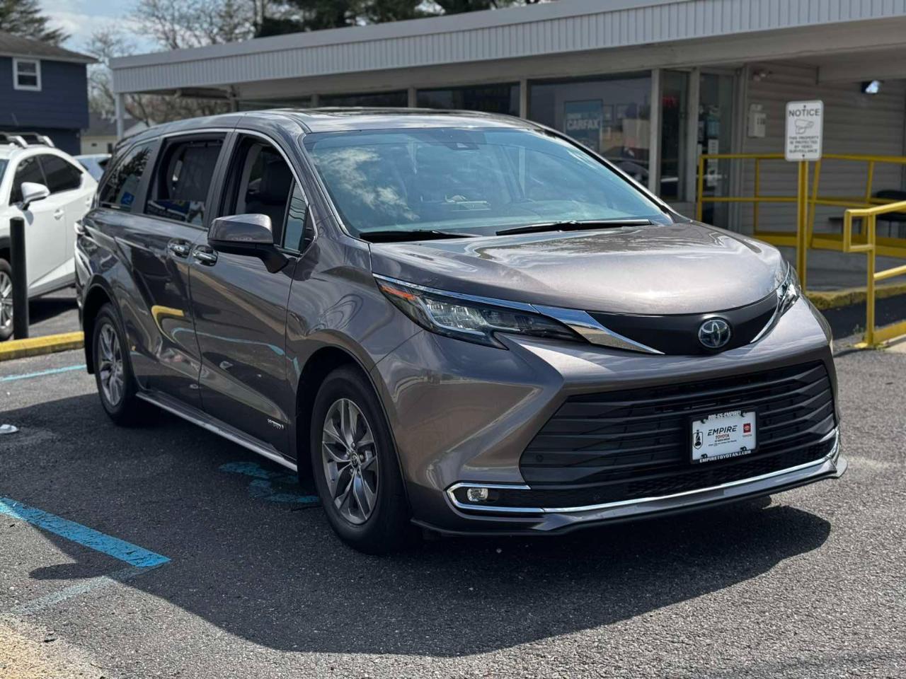 Toyota Sienna XLE 7-Passenger 2021