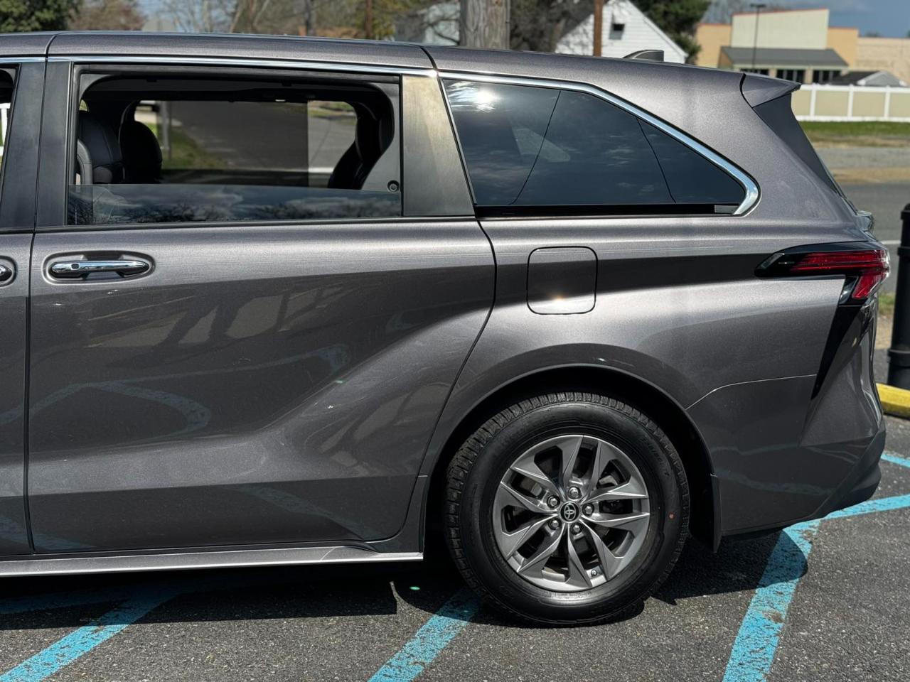 Toyota Sienna XLE 7-Passenger 2021