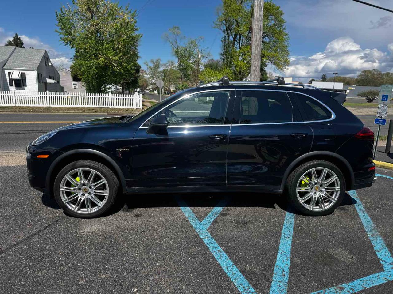 Porsche Cayenne Hybrid S 2016