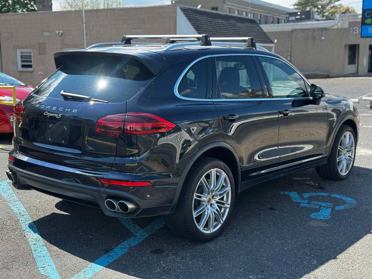 Porsche Cayenne Hybrid S 2016