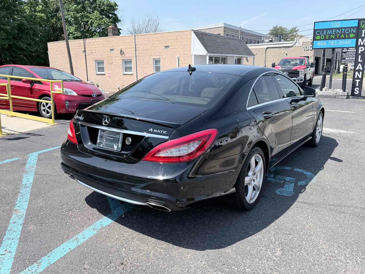 Mercedes-Benz CLS-Class CLS550 4MATIC 2012