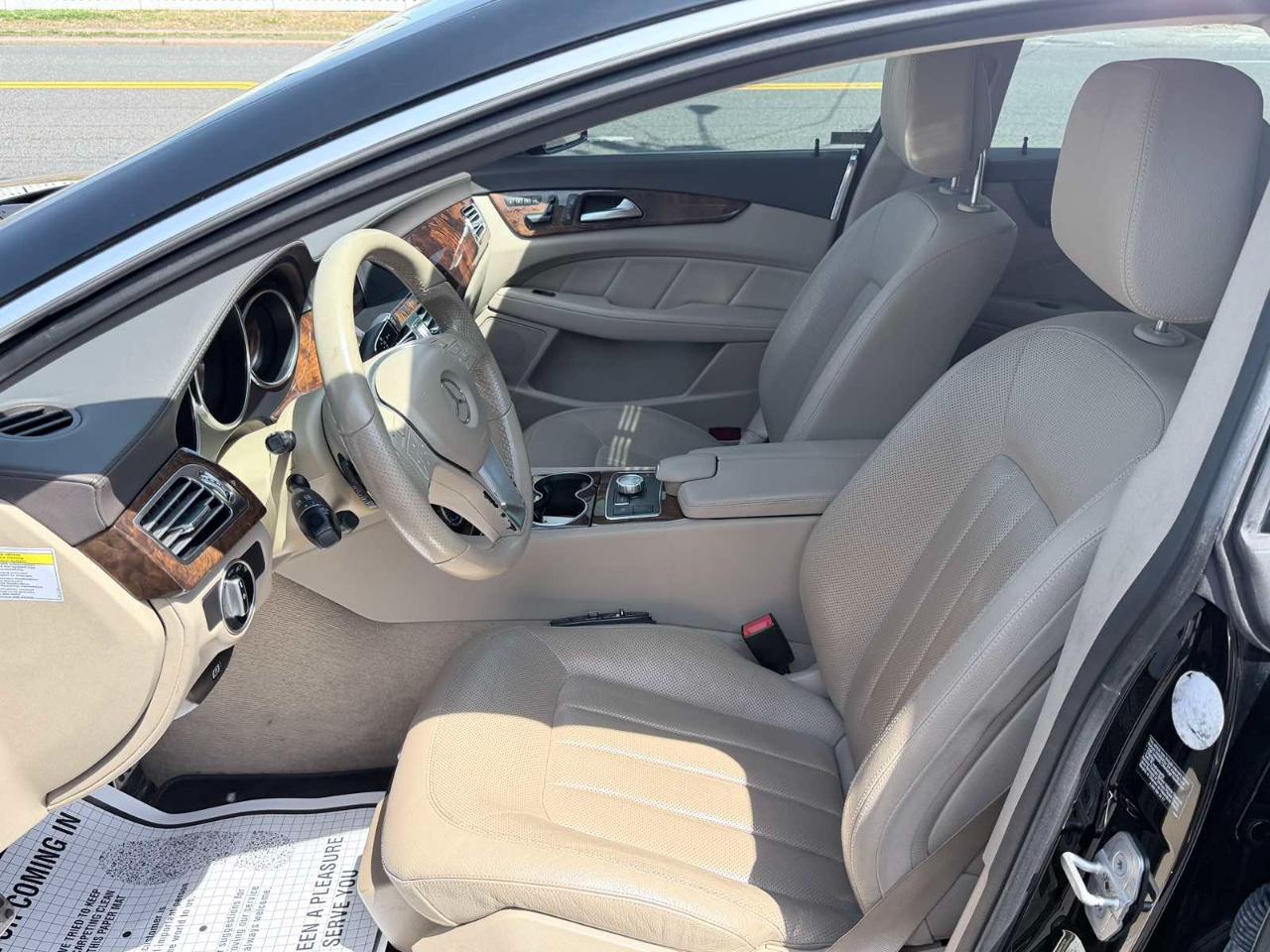 Mercedes-Benz CLS-Class CLS550 4MATIC 2012