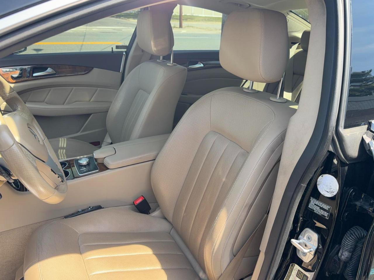 Mercedes-Benz CLS-Class CLS550 4MATIC 2012