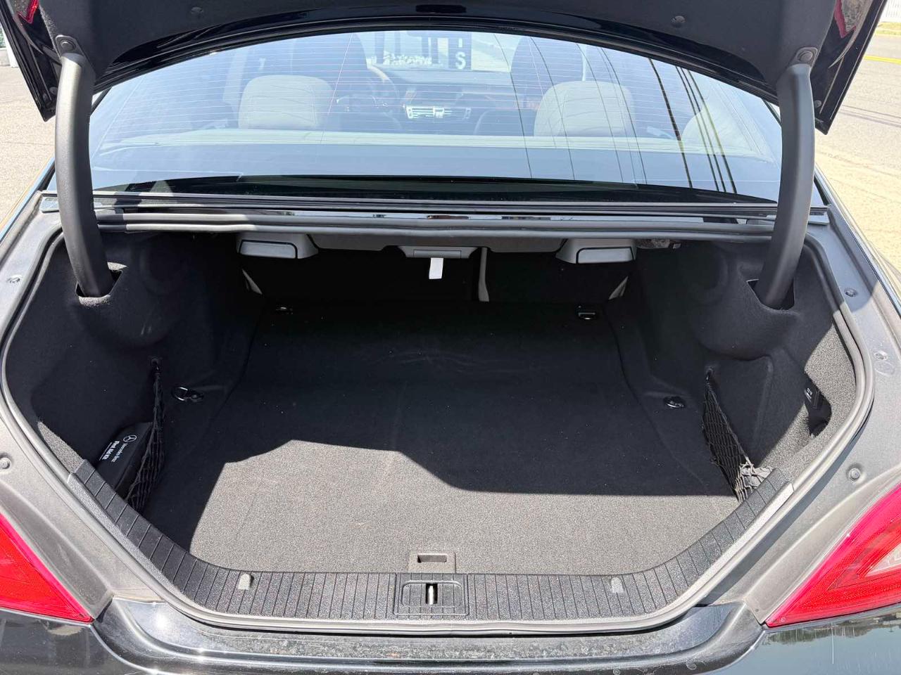 Mercedes-Benz CLS-Class CLS550 4MATIC 2012