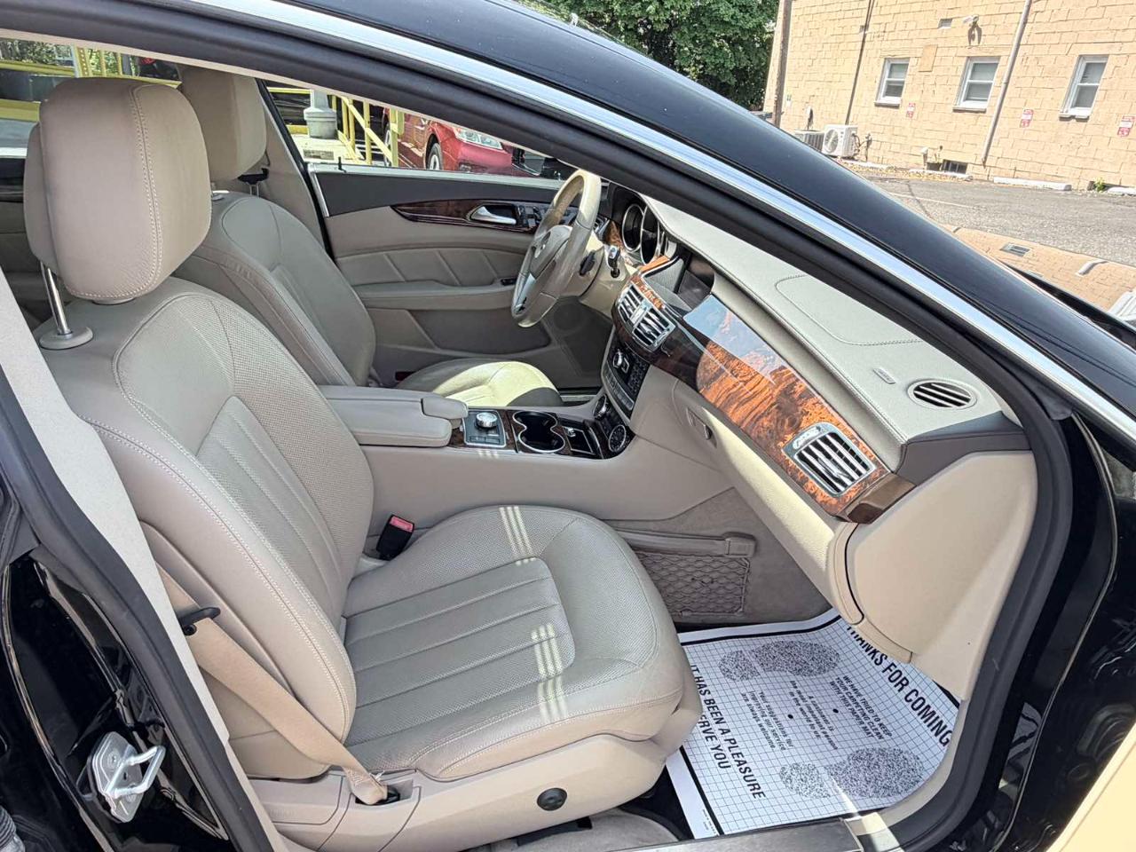 Mercedes-Benz CLS-Class CLS550 4MATIC 2012