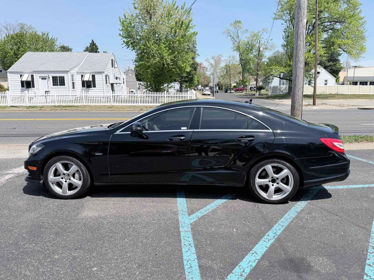 Mercedes-Benz CLS-Class CLS550 4MATIC 2012