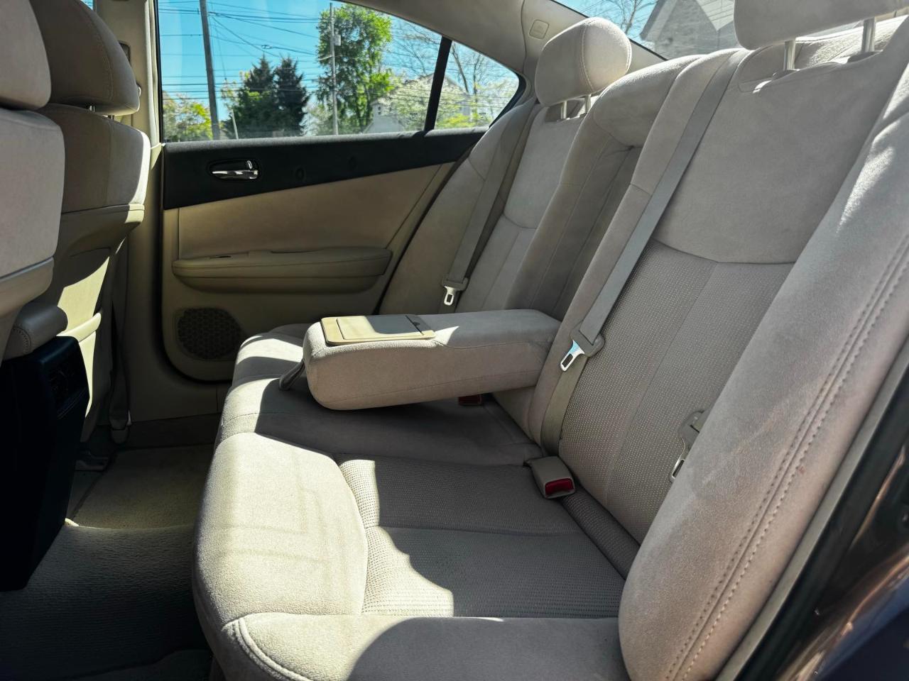 Nissan Maxima SV 2013