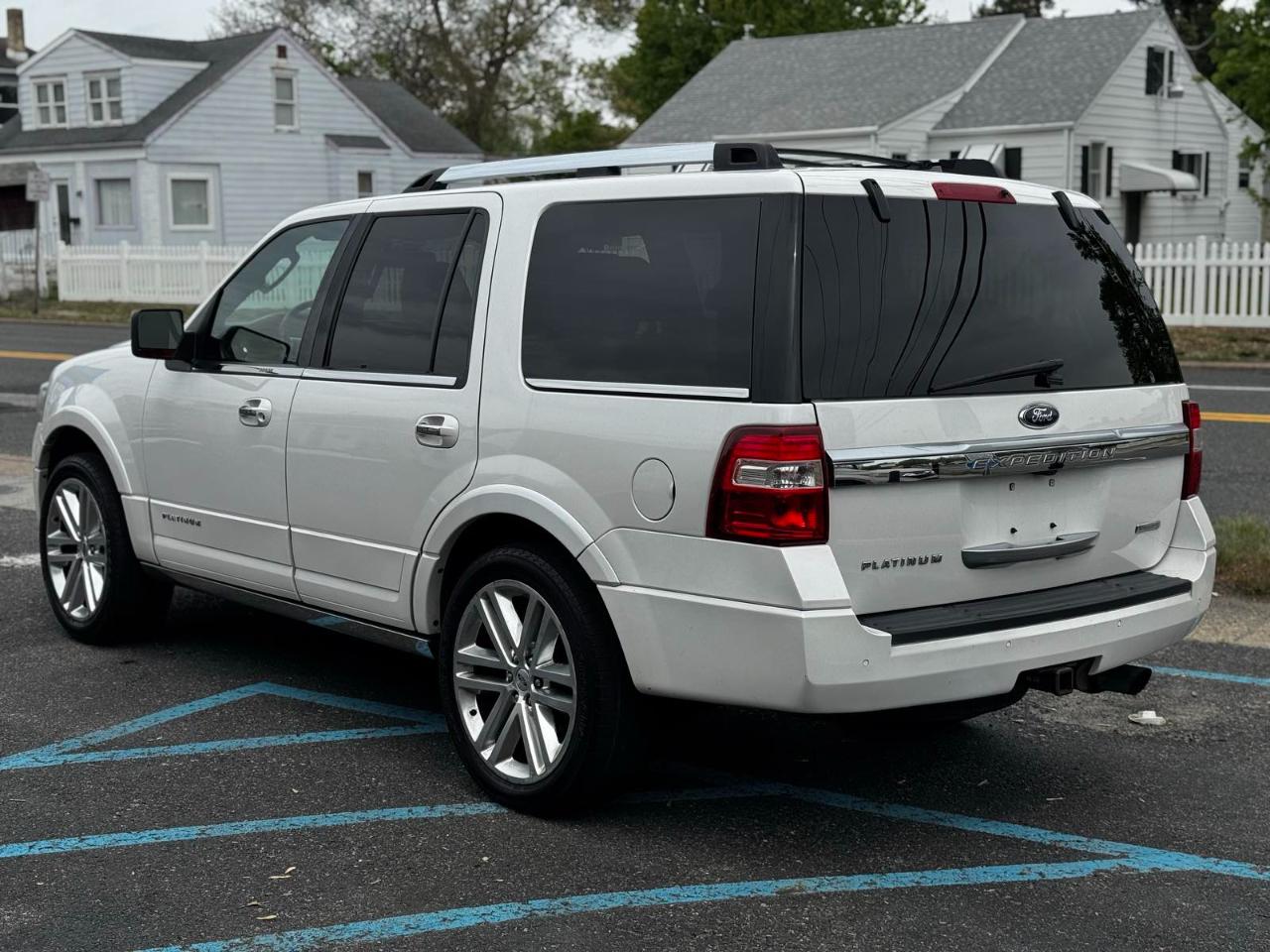 Ford Expedition Platinum 4WD 2016