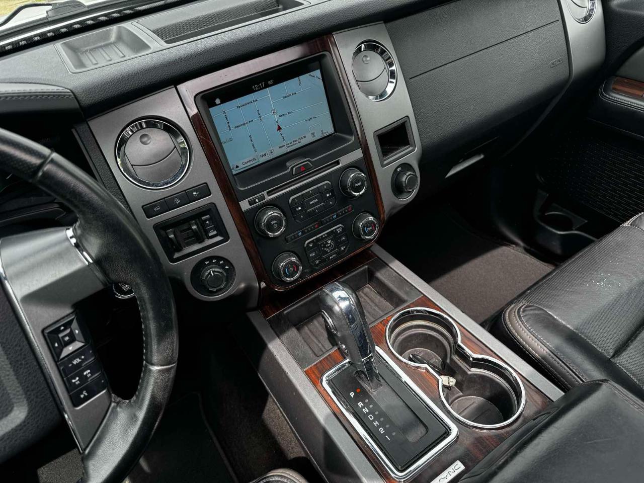 Ford Expedition Platinum 4WD 2016