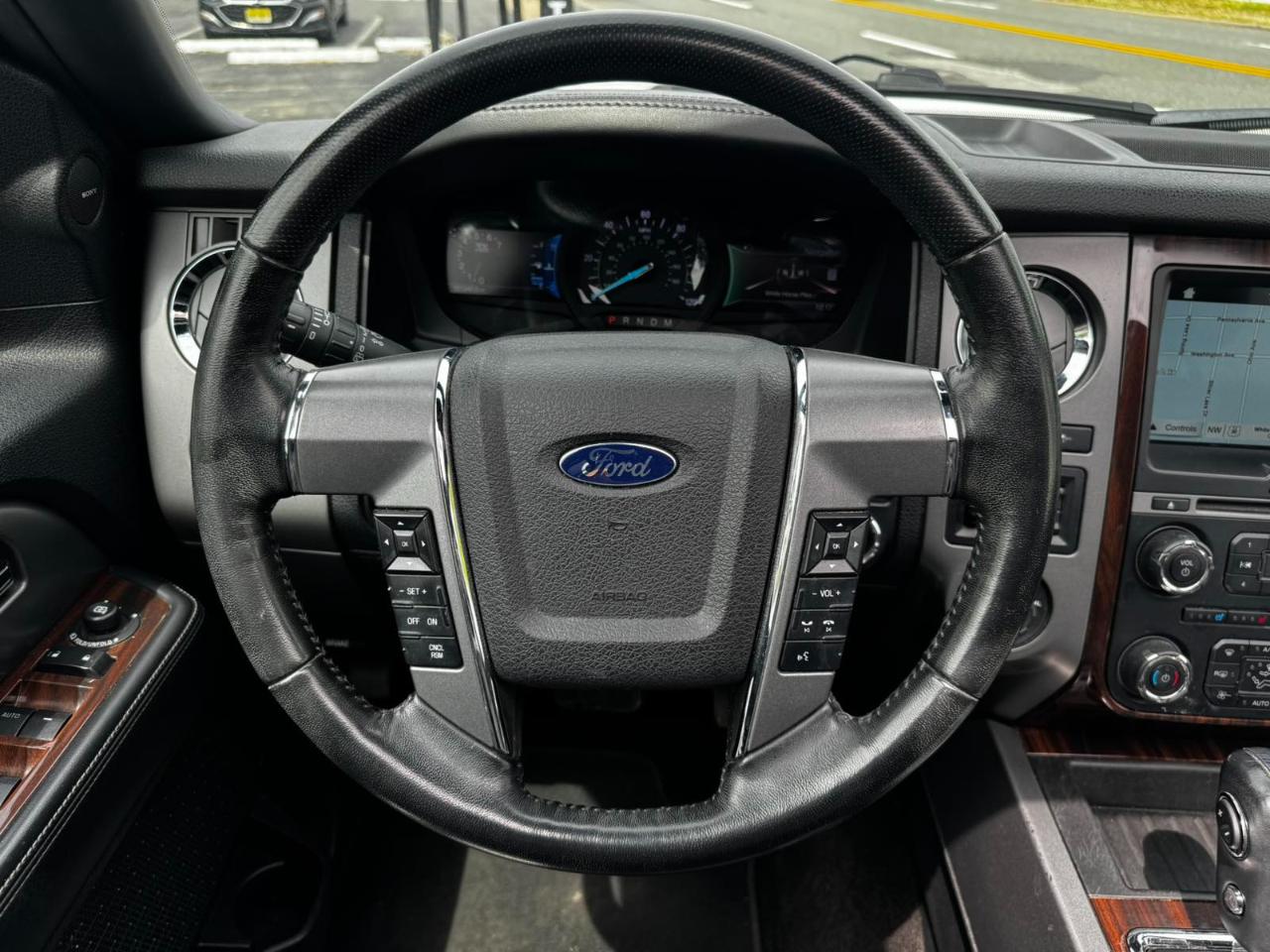 Ford Expedition Platinum 4WD 2016