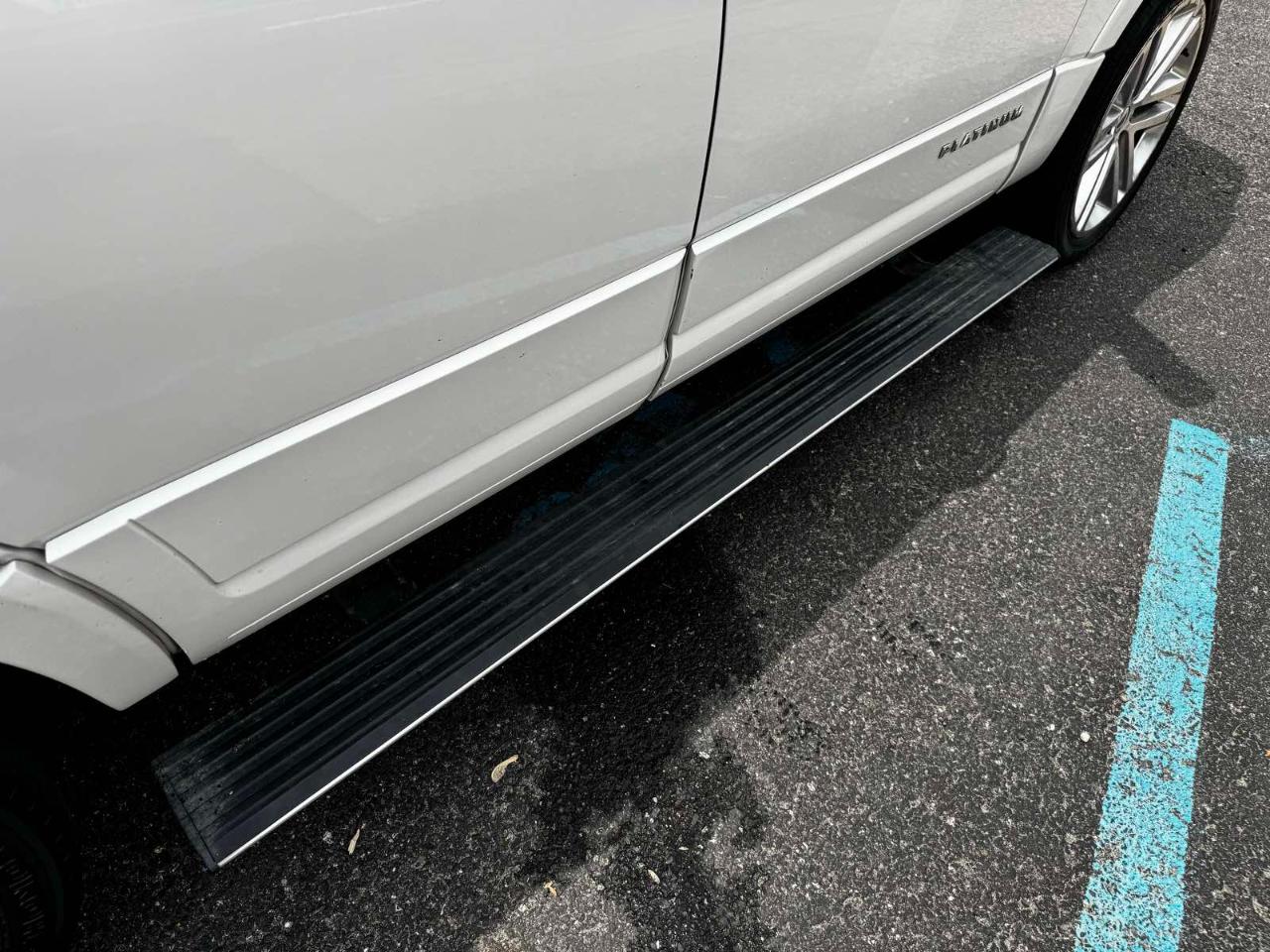 Ford Expedition Platinum 4WD 2016