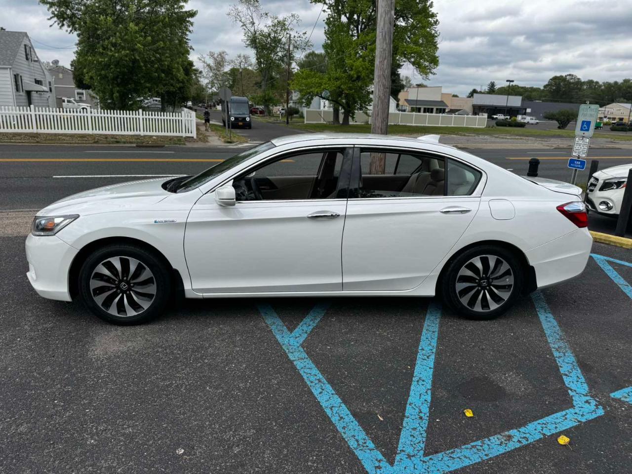 Honda Accord Hybrid Base 2014