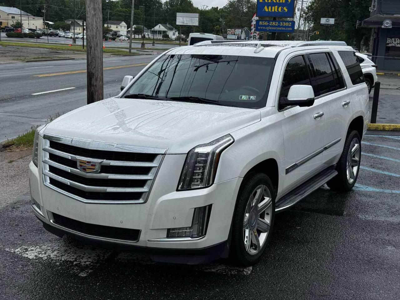 Cadillac Escalade Luxury 4WD 2016