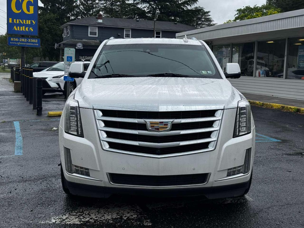 Cadillac Escalade Luxury 4WD 2016