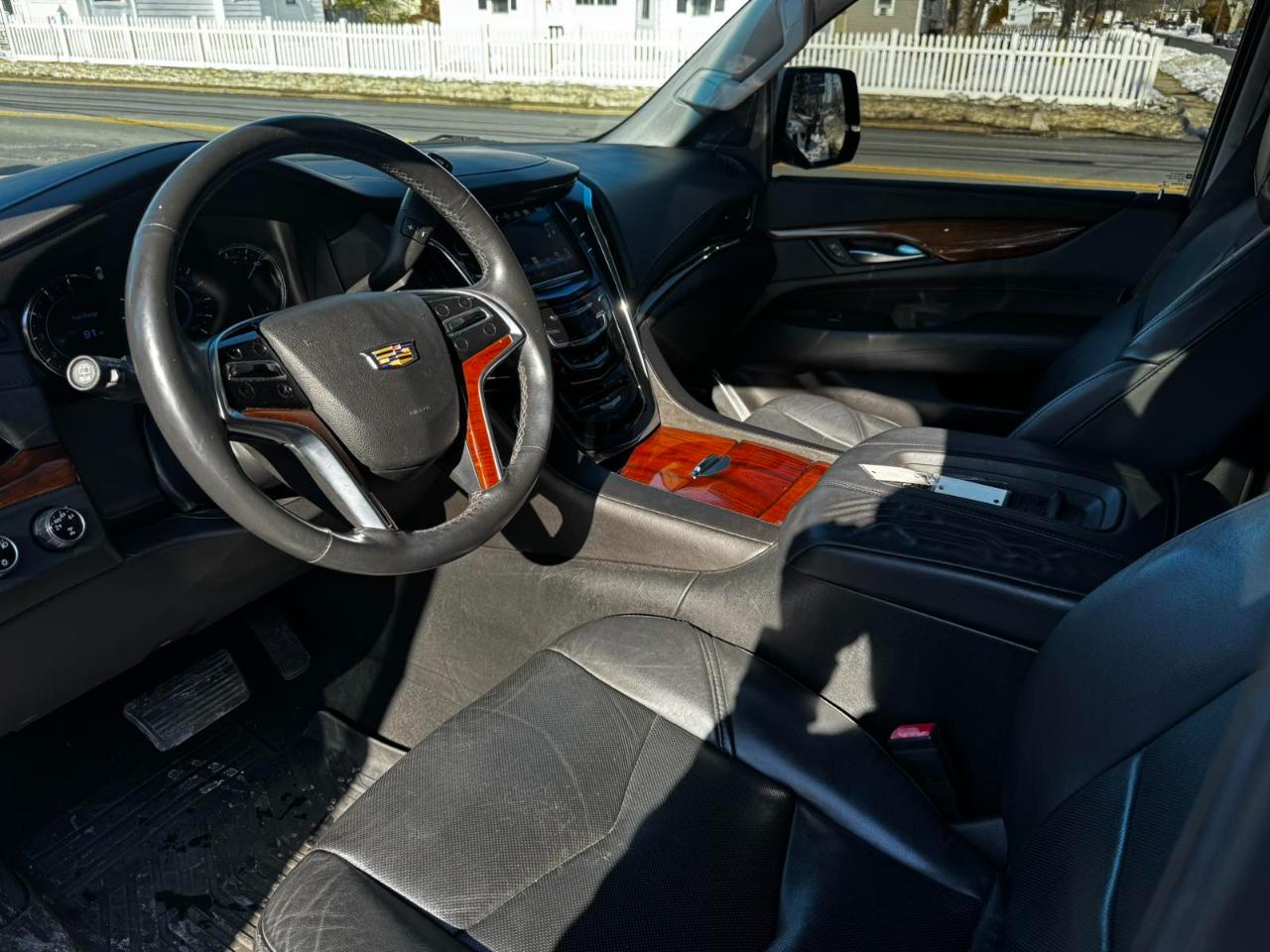 Cadillac Escalade Luxury 4WD 2016
