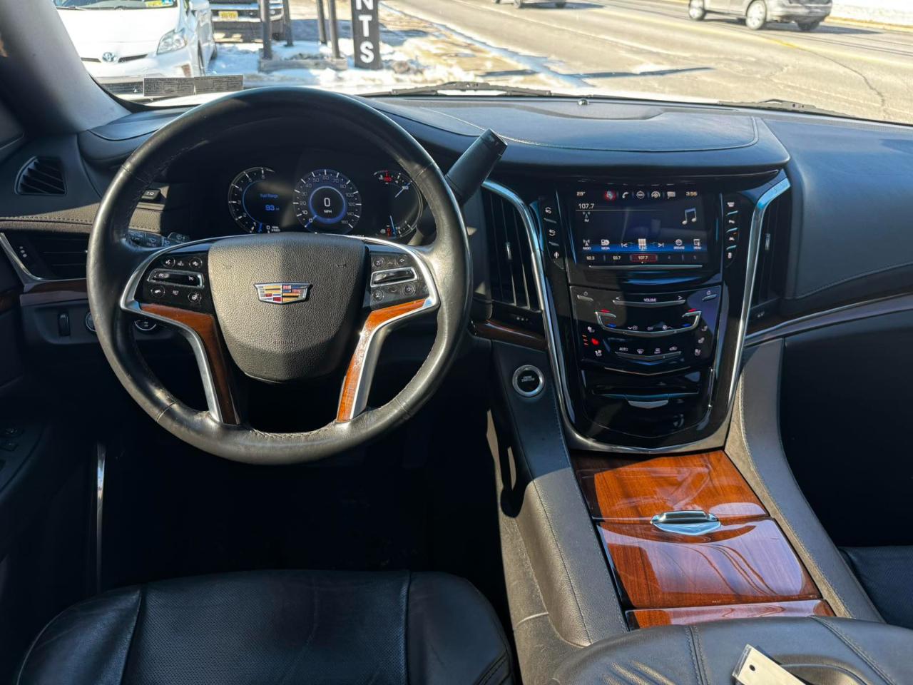 Cadillac Escalade Luxury 4WD 2016