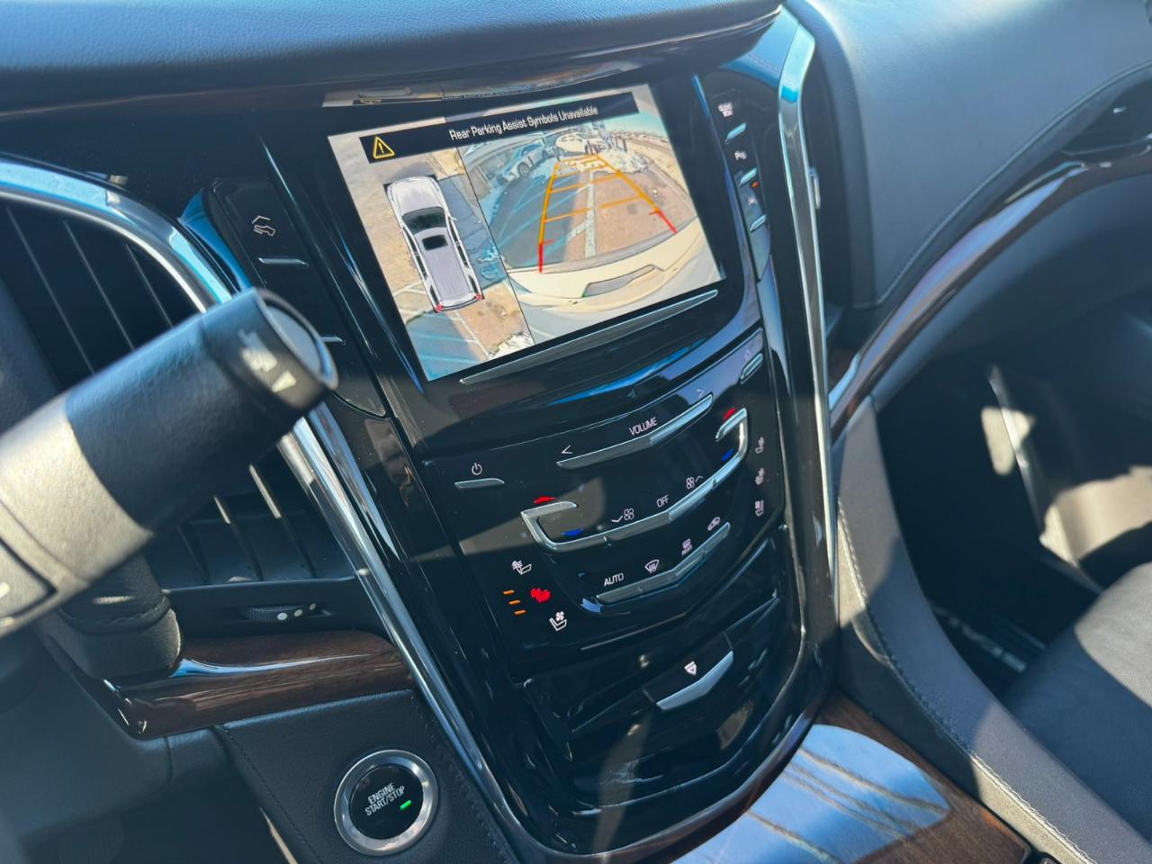 Cadillac Escalade Luxury 4WD 2016