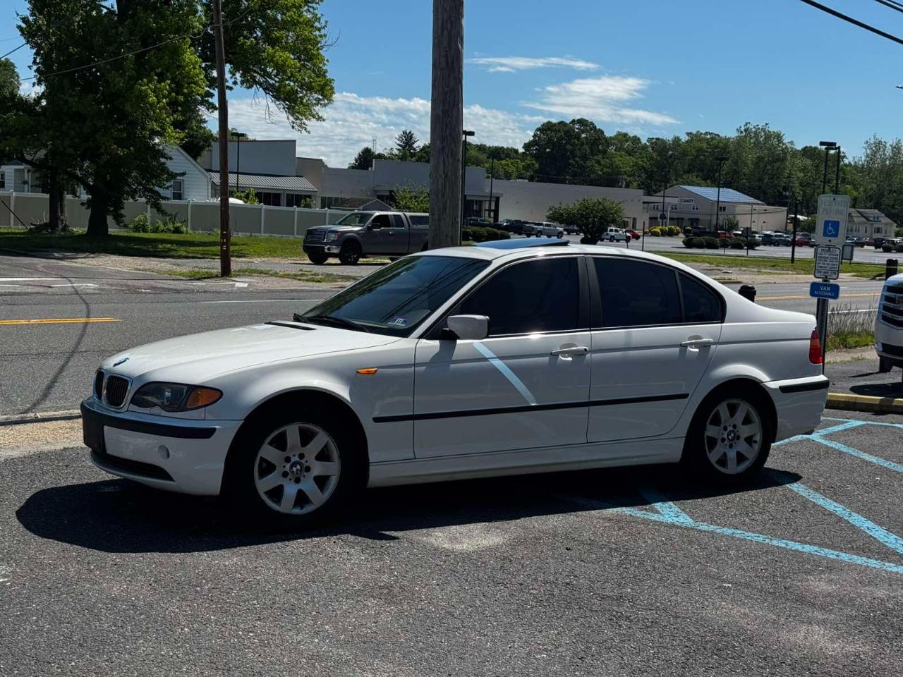 BMW 3-Series 325xi Sedan 2003