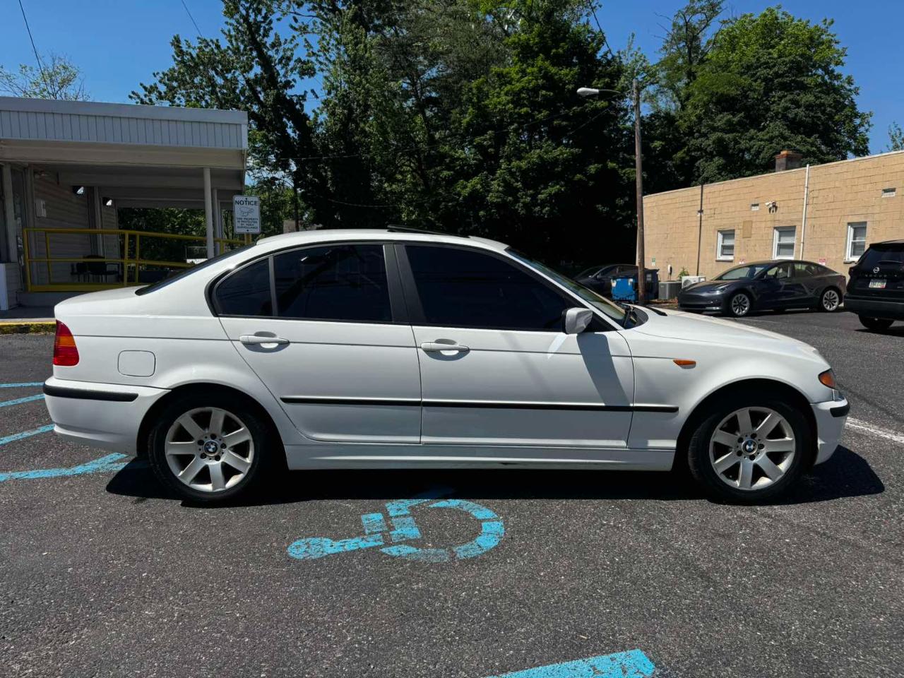 BMW 3-Series 325xi Sedan 2003