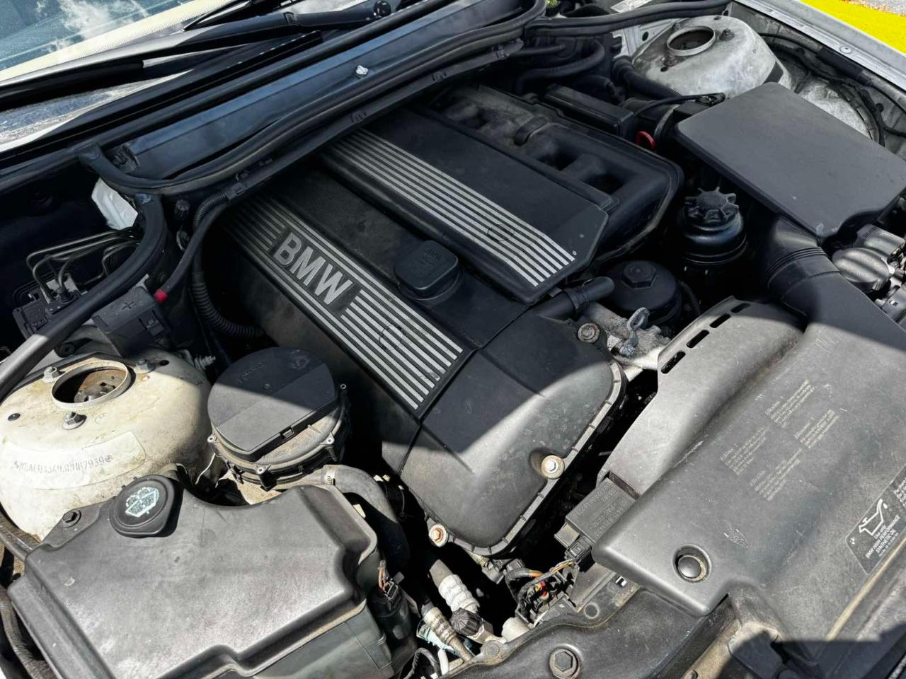 BMW 3-Series 325xi Sedan 2003