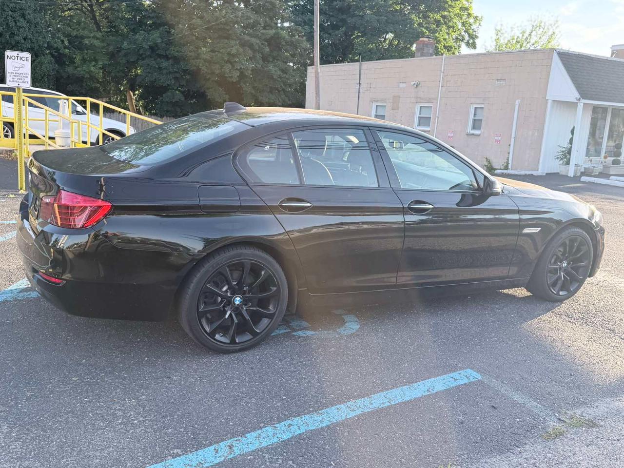 BMW 5-Series 528i xDrive 2016