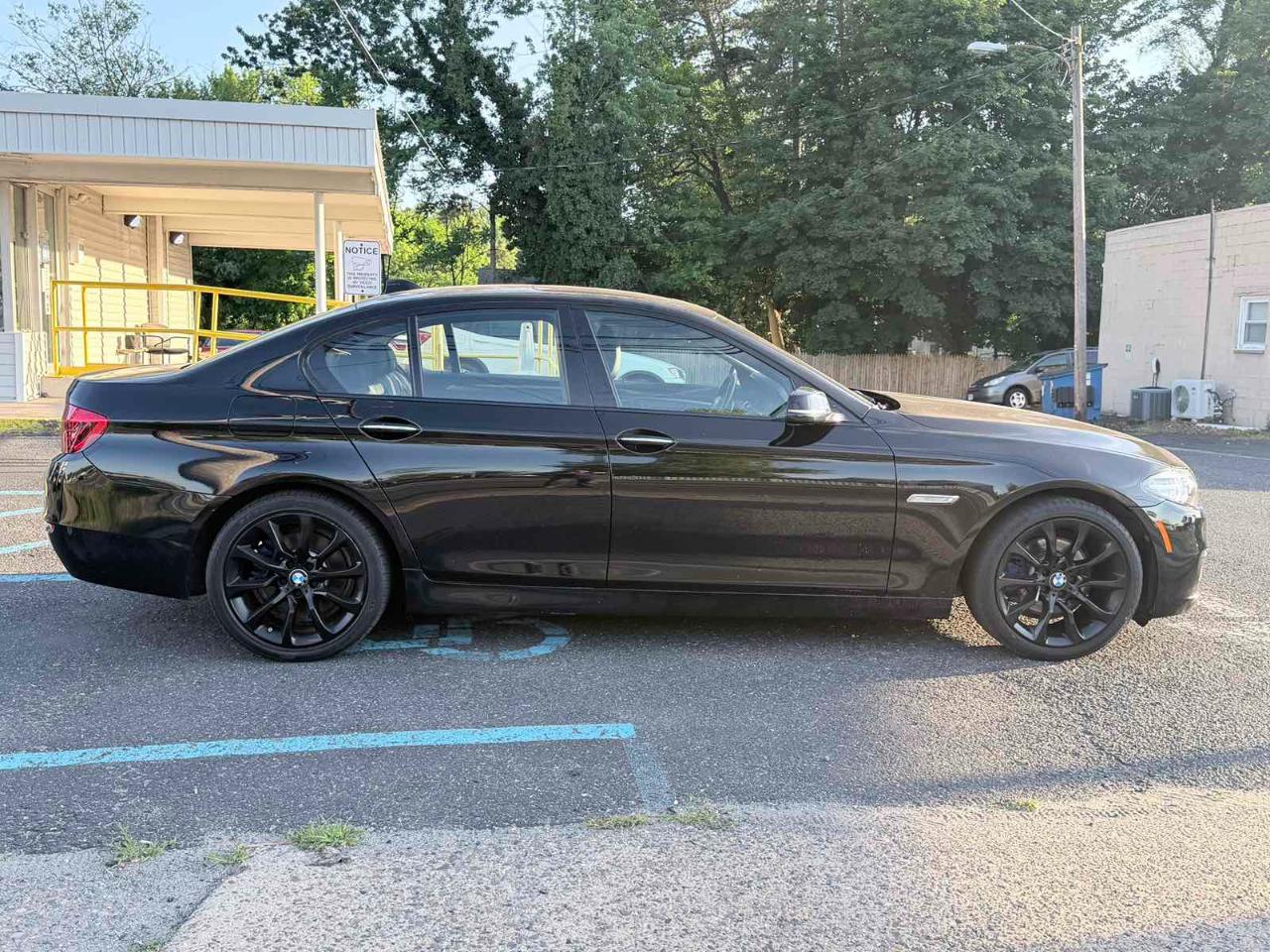 BMW 5-Series 528i xDrive 2016