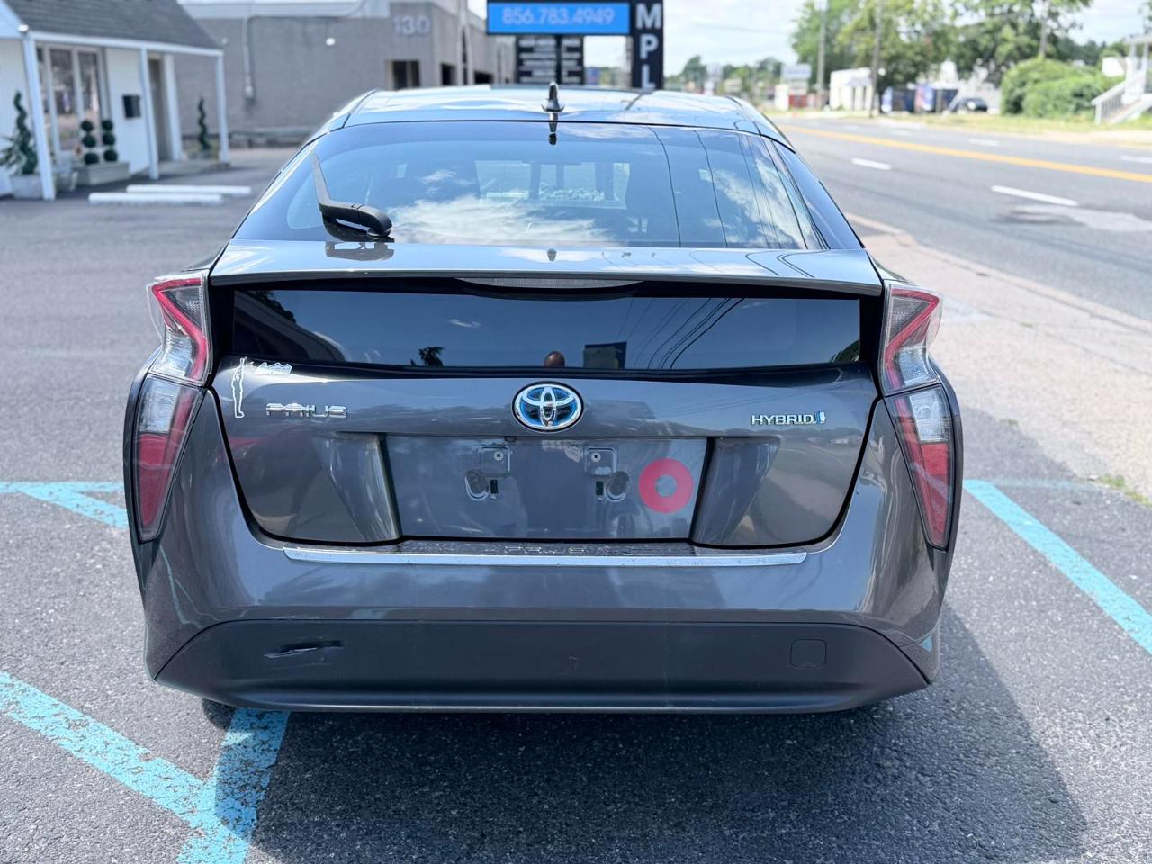 Toyota Prius Two 2016