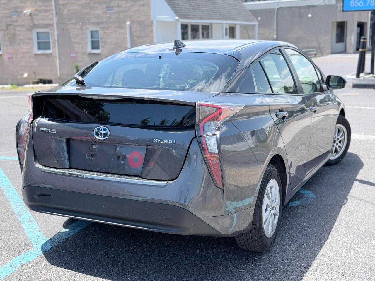 Toyota Prius Two 2016
