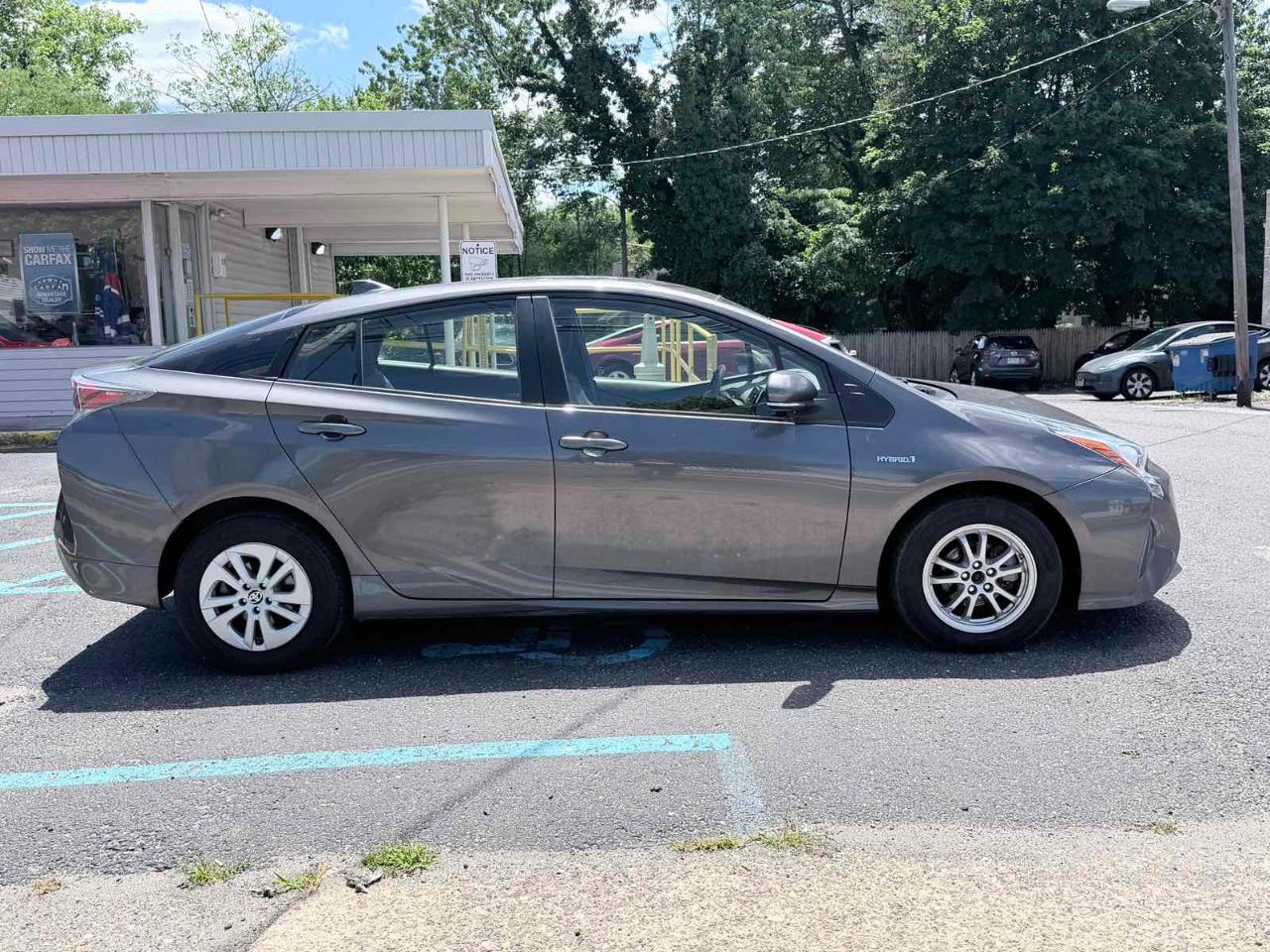 Toyota Prius Two 2016