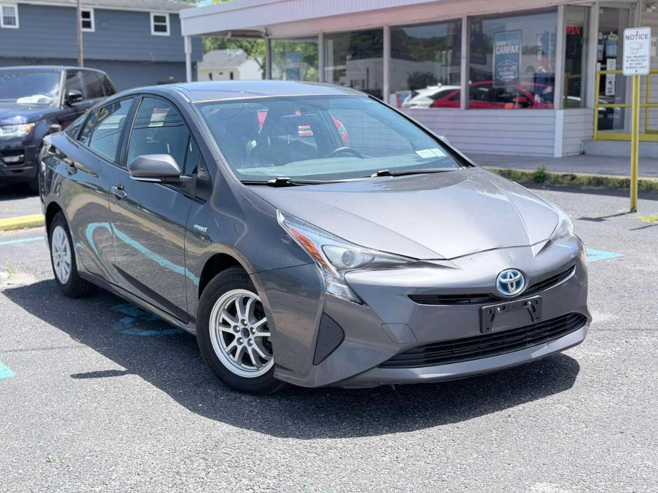 Toyota Prius Two 2016