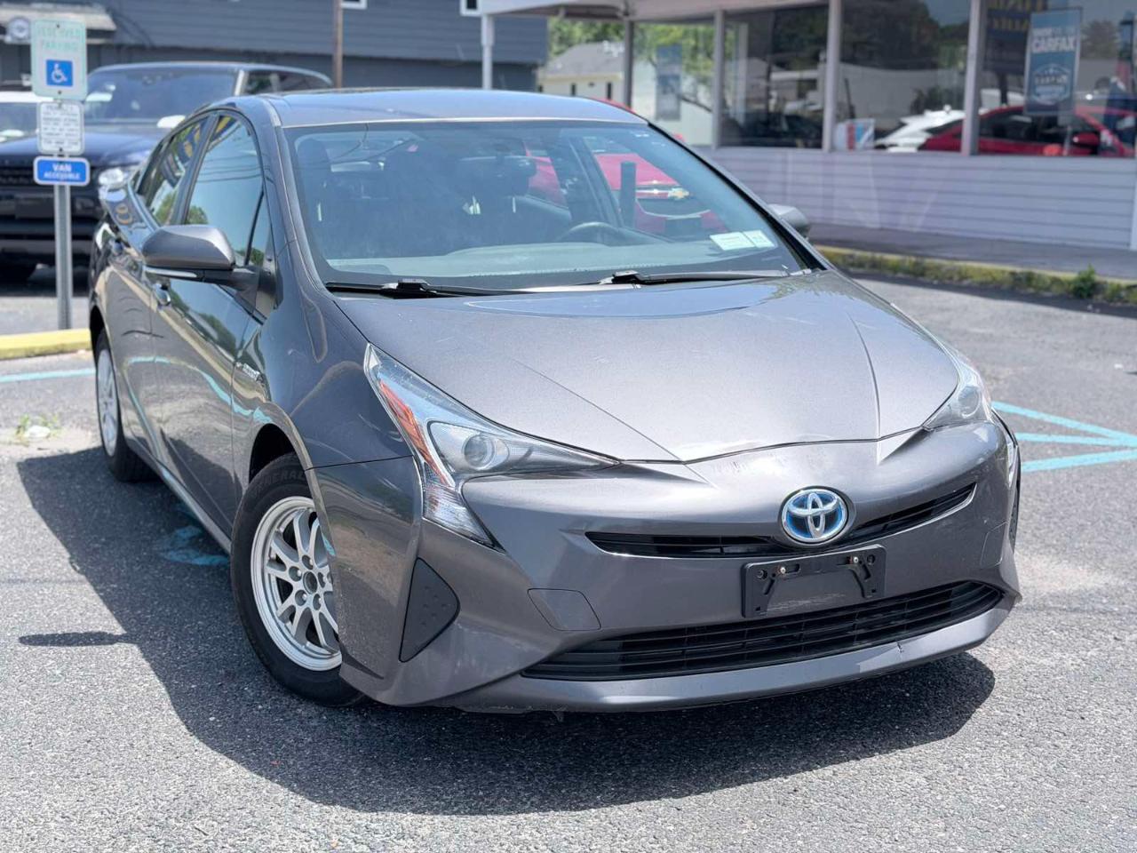 Toyota Prius Two 2016