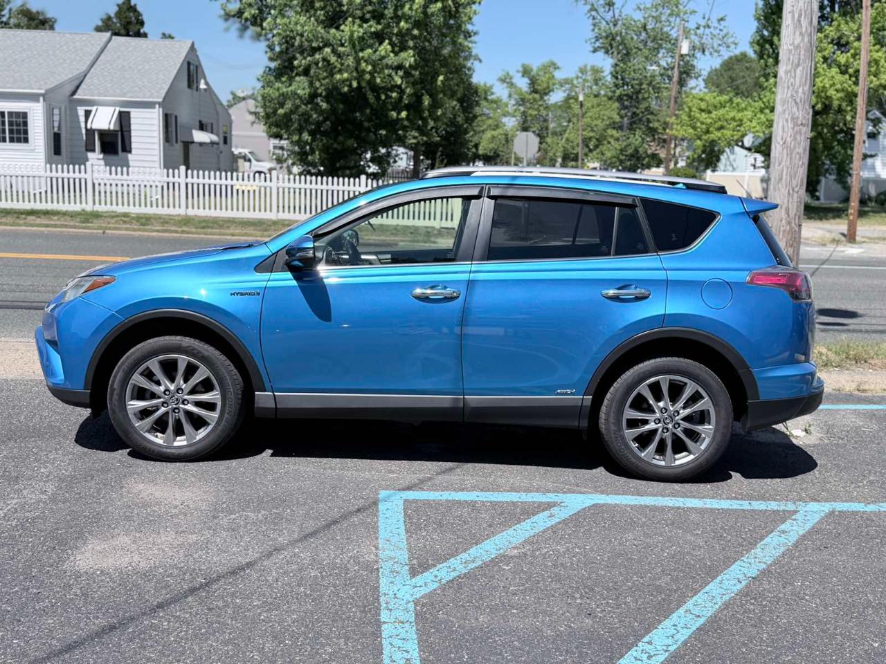 Toyota RAV4 Hybrid Limited 2017