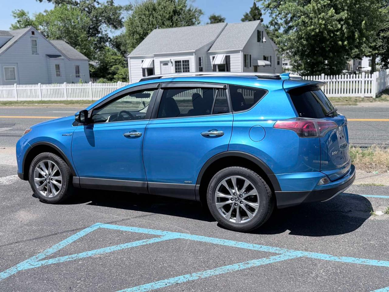 Toyota RAV4 Hybrid Limited 2017