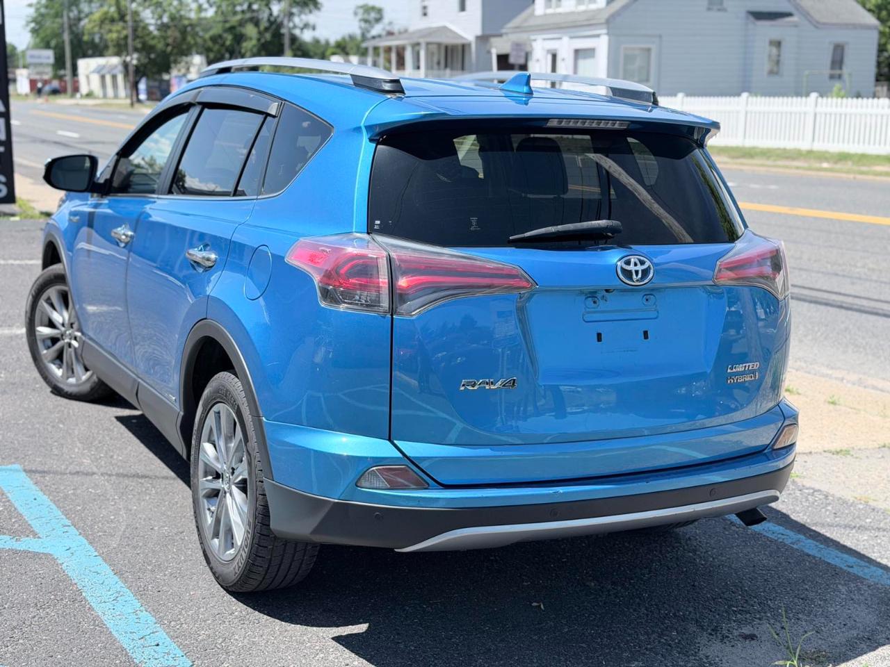Toyota RAV4 Hybrid Limited 2017