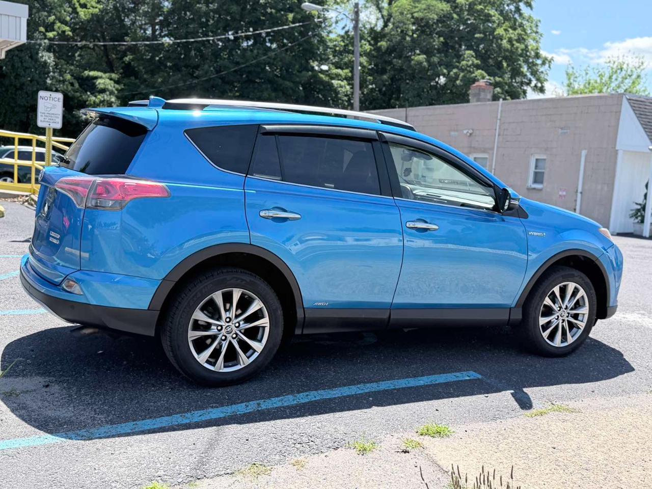 Toyota RAV4 Hybrid Limited 2017