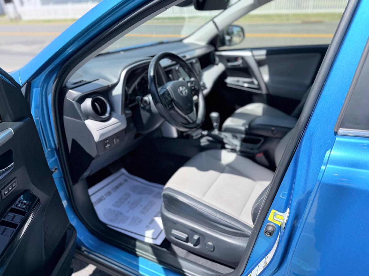 Toyota RAV4 Hybrid Limited 2017