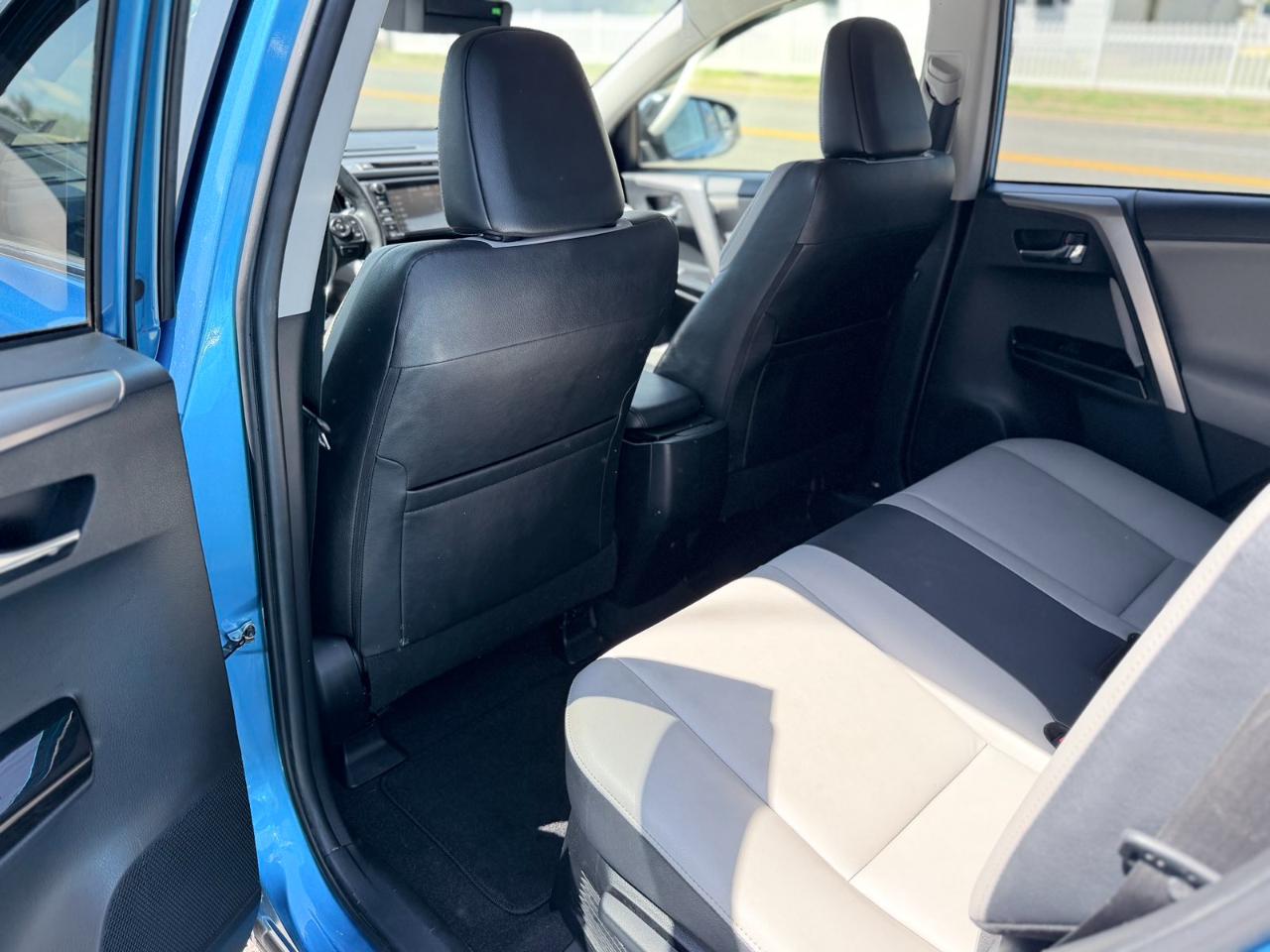 Toyota RAV4 Hybrid Limited 2017