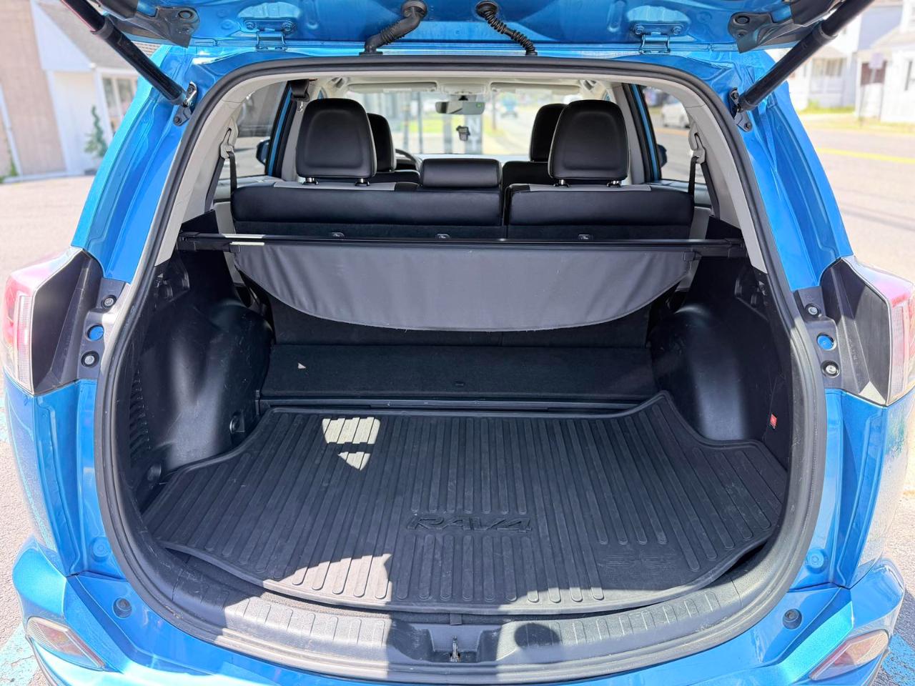 Toyota RAV4 Hybrid Limited 2017