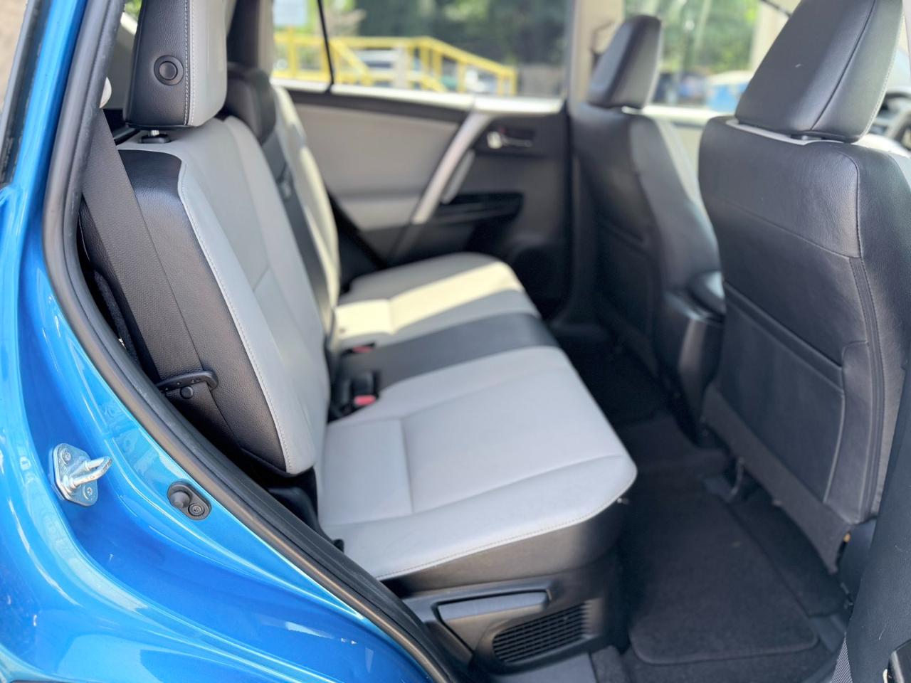 Toyota RAV4 Hybrid Limited 2017